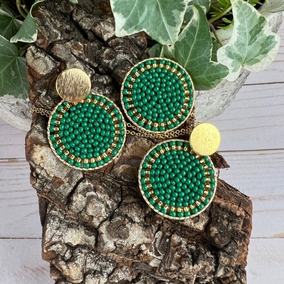 Elegant Gold & Green Beaded Necklace & Matching Earring - Boho Chic Jewelry Set - Picture 5 of 6